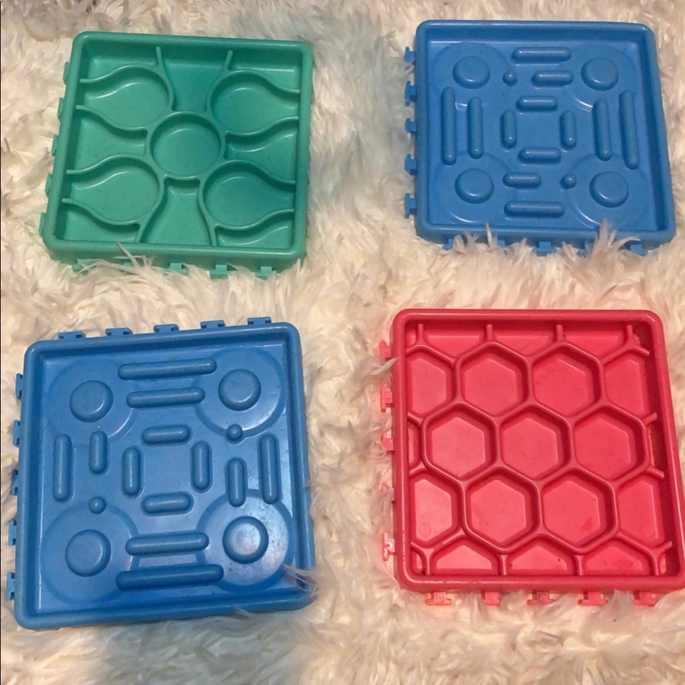 ❤️SOLD❤️ Dog interlocking licking trays & slow feeder